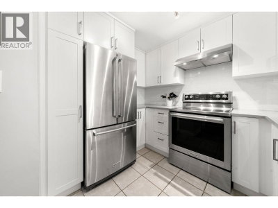 1073 LYNN VALLEY Road | North Vancouver British Columbia | Slide Image Twelve