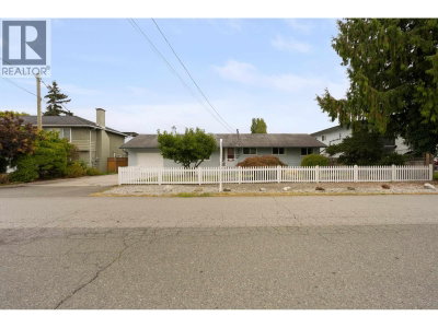 4872 58 Street | Delta British Columbia | Slide Image Two