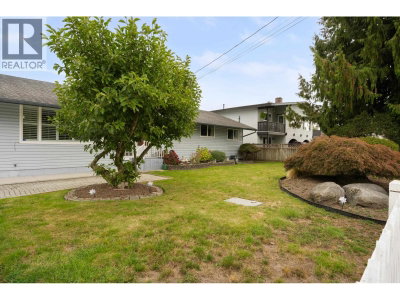 4872 58 Street | Delta British Columbia | Slide Image Four