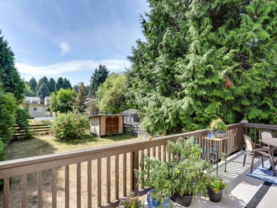 15866 NORTH BLUFF Road | White Rock British Columbia | Slide Image Twenty-three