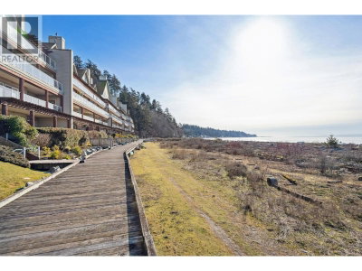 1120 TSATSU SHORES Drive | Tsawwassen British Columbia | Slide Image Twenty-nine