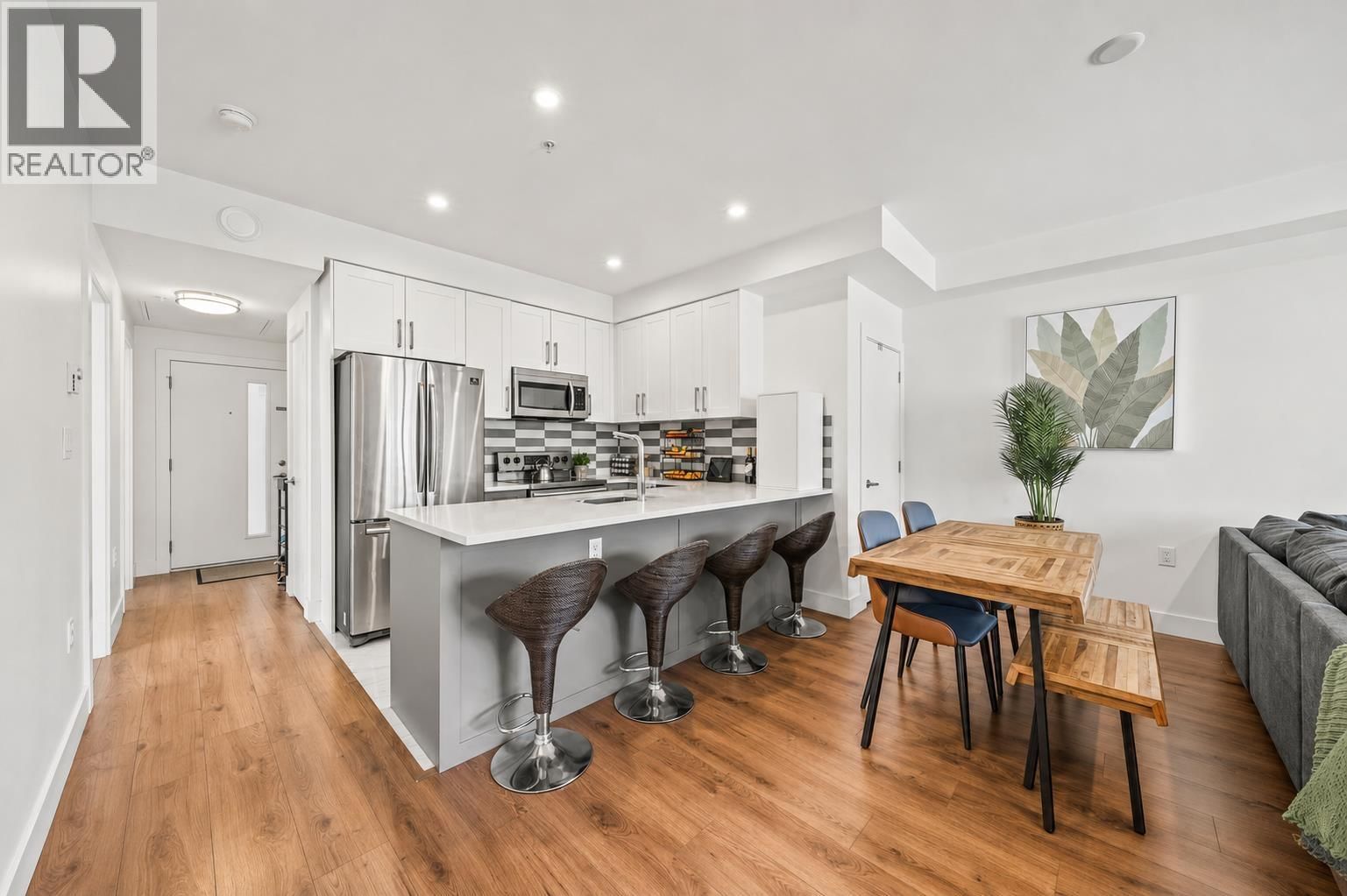 218 CARNARVON Street, New Westminster, British Columbia V3L 1B8