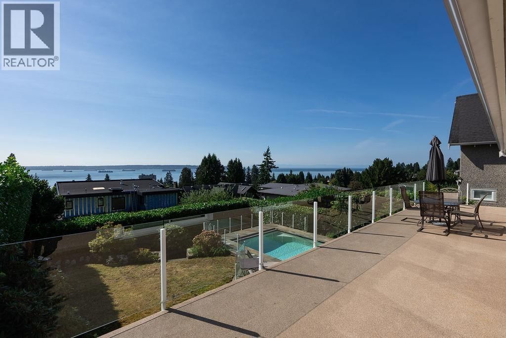 2316 NELSON Avenue, West Vancouver, British Columbia V7V 2R2