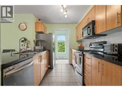 3260 ST JOHNS Street | Port Moody British Columbia | Slide Image Ten