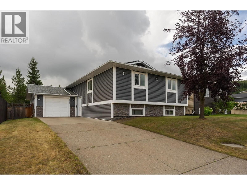 2905 CHRISTOPHER Crescent Prince George British Columbia, V2N 4S4 - 5 Bedrooms Home For Sale