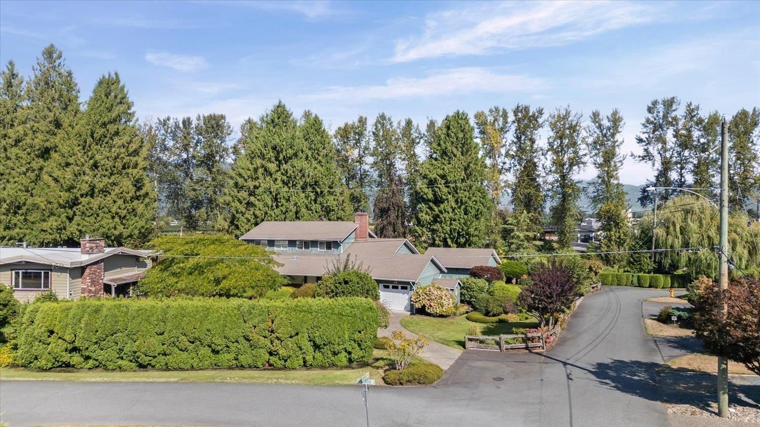 10200 BRENTWOOD Drive, Chilliwack, British Columbia V2P 6G3