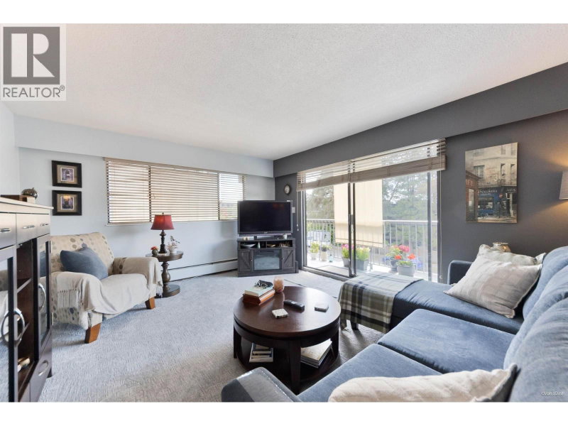 330 2ND Street North Vancouver British Columbia, V7M 1E1 - 2 Bedrooms Condo For Sale