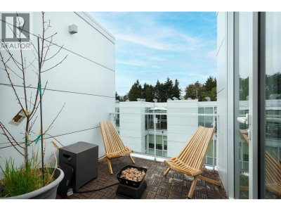 2220 WILLOW Street | Vancouver British Columbia | Slide Image Sixteen