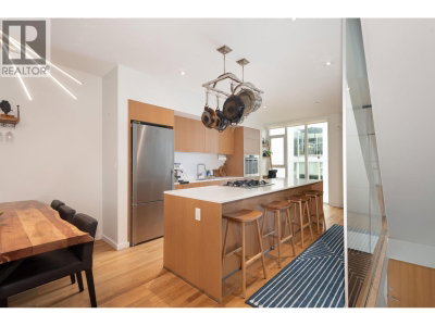 2220 WILLOW Street | Vancouver British Columbia | Slide Image Nine