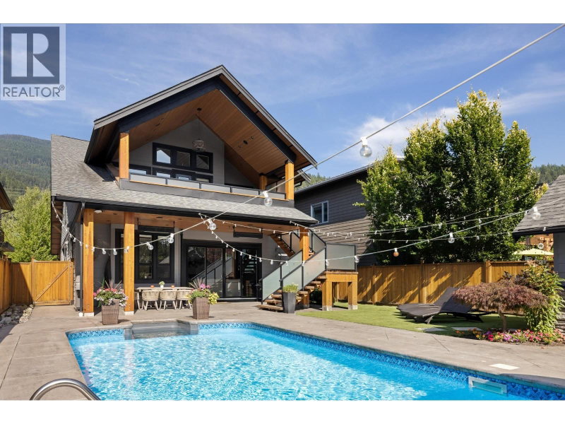 40257 ARISTOTLE Drive Squamish British Columbia, V8B 0S6 - 4 Bedrooms Home For Sale