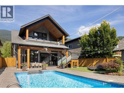 40257 ARISTOTLE Drive | Squamish British Columbia | Slide Image One