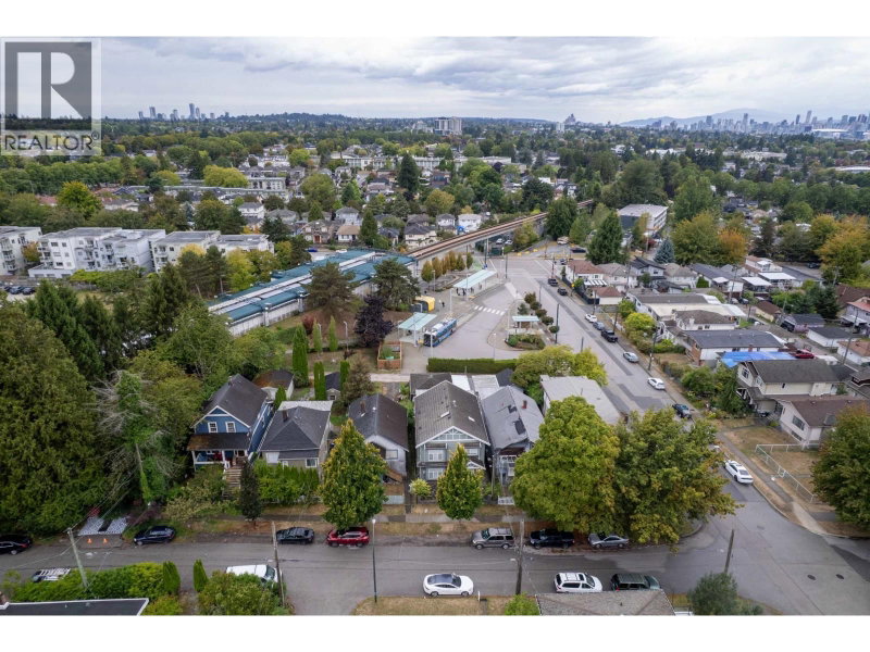 4011 KAMLOOPS Street Vancouver British Columbia, V5R 1X5 - 4 Bedrooms Home For Sale