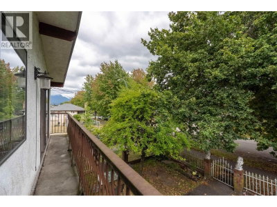 2474 24TH Avenue | Vancouver British Columbia | Slide Image Thirteen