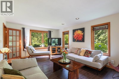 40235 KINTYRE Drive | Squamish British Columbia | Slide Image Ten