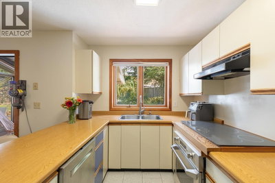 40235 KINTYRE Drive | Squamish British Columbia | Slide Image Seventeen