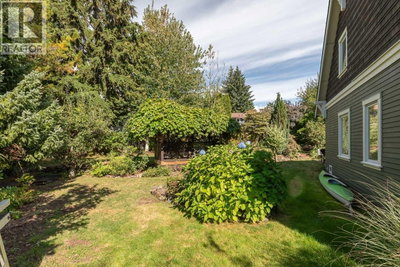 40235 KINTYRE Drive | Squamish British Columbia | Slide Image Thirty-four