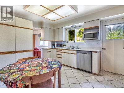 3028 STARLIGHT Way | Coquitlam British Columbia | Slide Image Seventeen