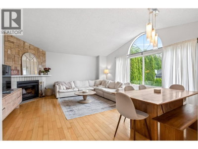 22525 BRICKWOOD Close | Maple Ridge British Columbia | Slide Image Thirteen