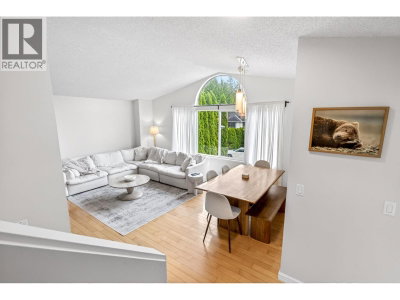 22525 BRICKWOOD Close | Maple Ridge British Columbia | Slide Image Twenty-seven