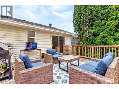 22525 BRICKWOOD Close | Maple Ridge British Columbia | Slide Image Thirty-seven
