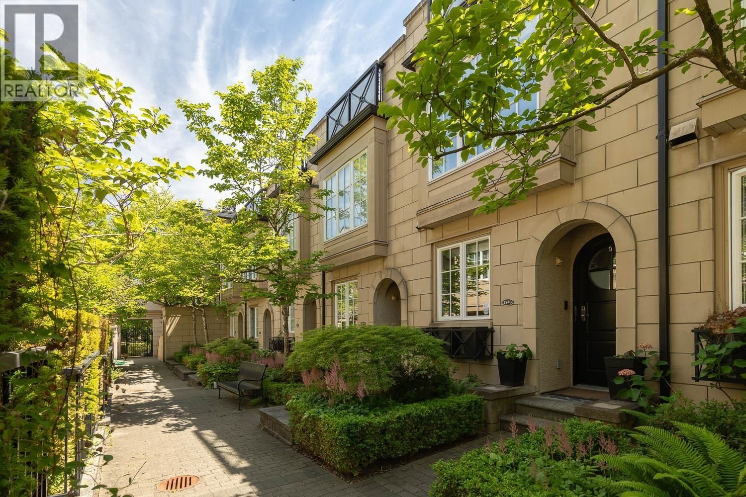 2943 LAUREL Street, Vancouver, British Columbia V5Z 3T4