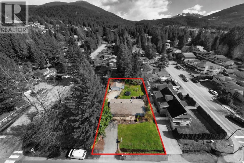 40410 PERTH Drive Squamish British Columbia, V0N 1T0 - 3 Bedrooms Home For Sale