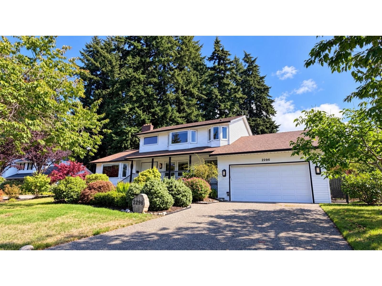 2296 129B Street, Surrey, British Columbia V4A 7E2