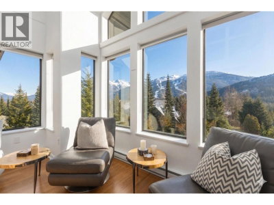 3212 BLUEBERRY Drive | Whistler British Columbia | Slide Image Four