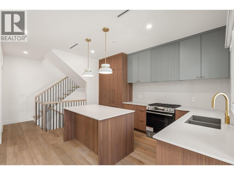 2333 54TH Avenue Vancouver British Columbia, V5S 1X1 - 4 Bedrooms Condo For Sale
