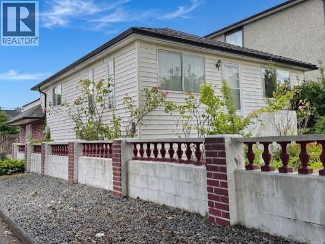 1750 SLOCAN Street, Vancouver, British Columbia V5M 4M7