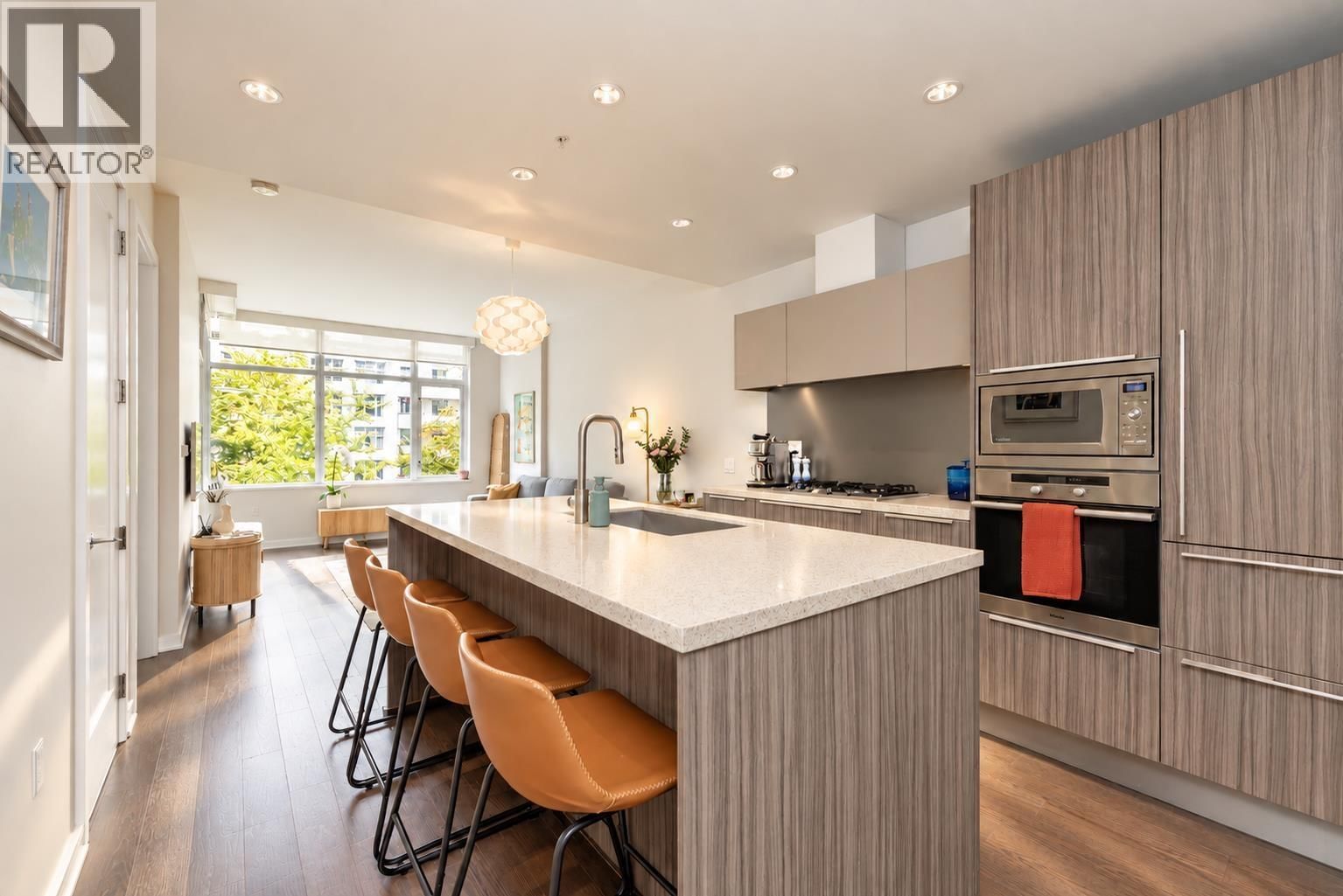 181 1ST Avenue, Vancouver, British Columbia V5Y 0E3