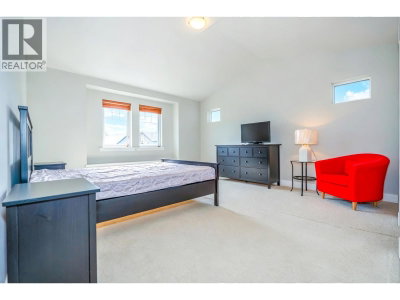 3511 PRINCETON Avenue | Coquitlam British Columbia | Slide Image Twenty