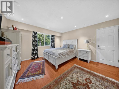 2322 KIRKSTONE Road | North Vancouver British Columbia | Slide Image Eighteen