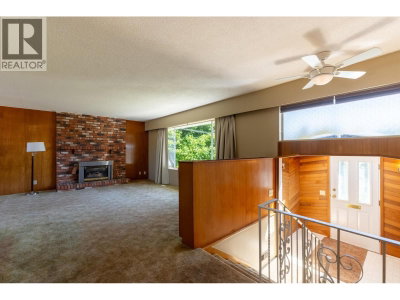 3371 VINCENT Street | Port Coquitlam British Columbia | Slide Image Two