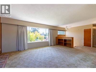3371 VINCENT Street | Port Coquitlam British Columbia | Slide Image Five