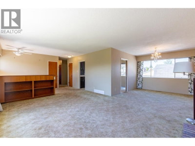 3371 VINCENT Street | Port Coquitlam British Columbia | Slide Image Six