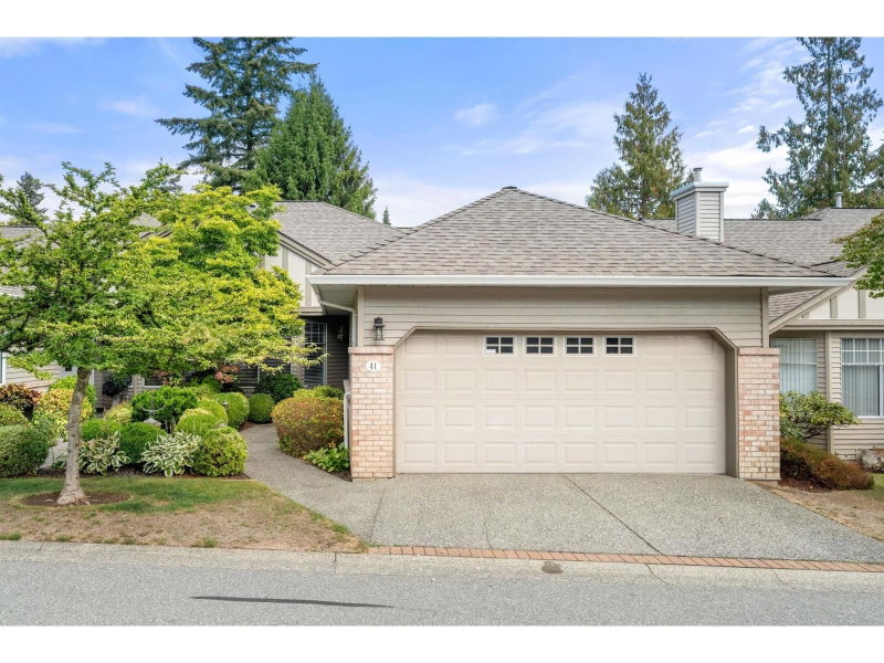 2533 152 Street White Rock British Columbia, V4P 1N4 - 3 Bedrooms Condo For Sale