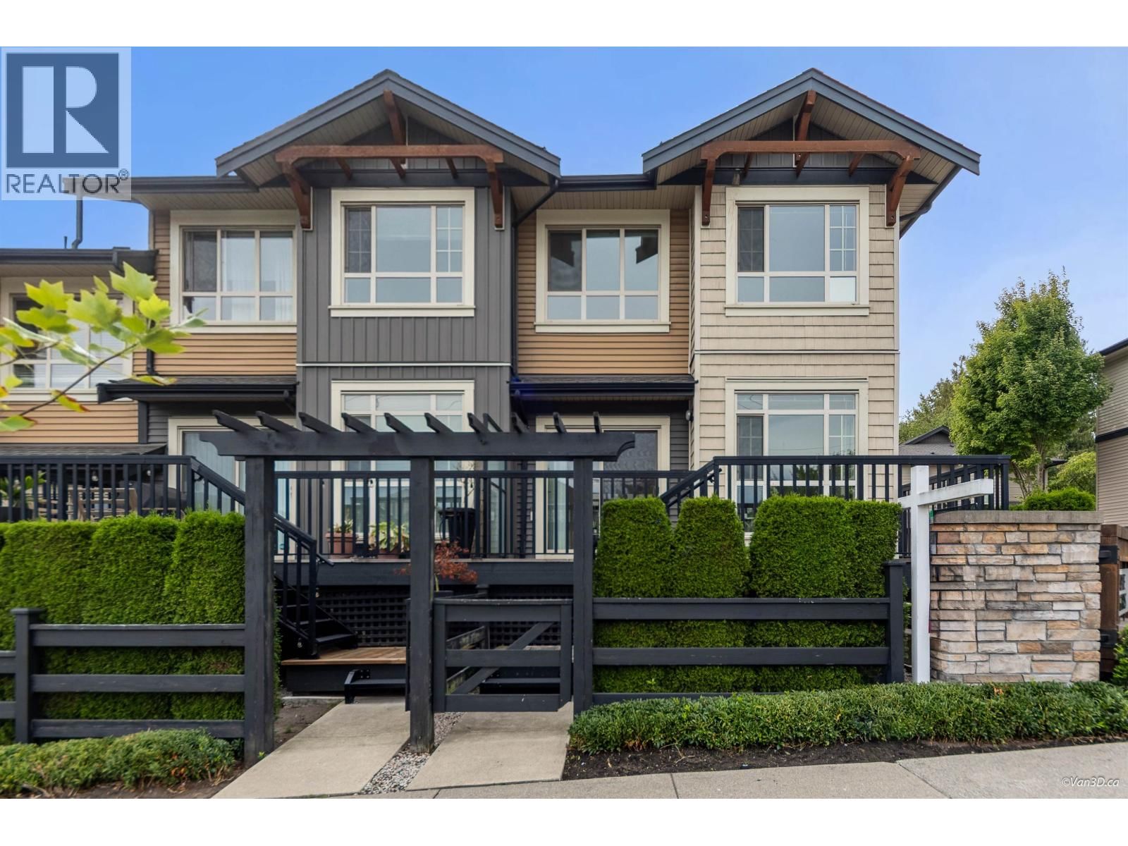 11305 240 Street, Maple Ridge, British Columbia V2W 0J1