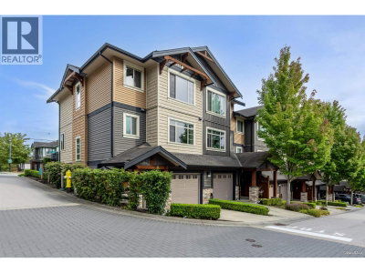 11305 240 Street | Maple Ridge British Columbia | Slide Image Three