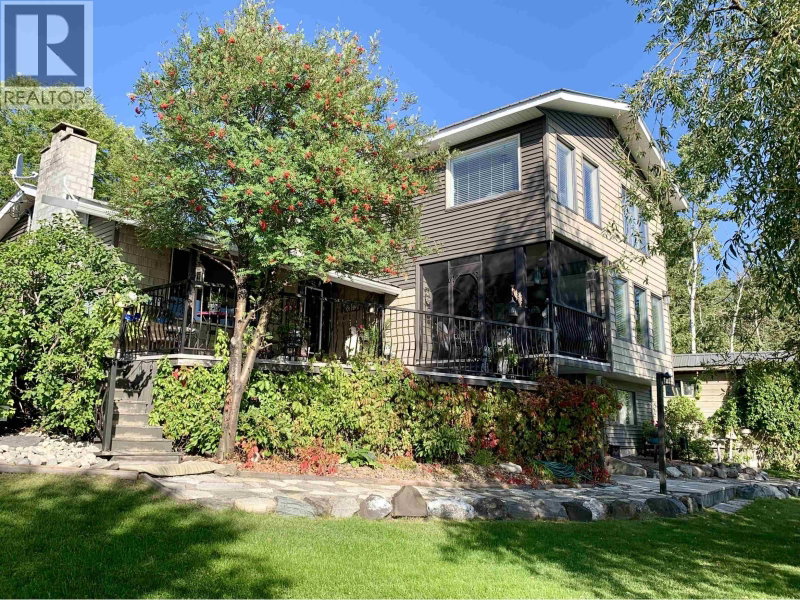 2782 CHIMNEY LAKE Road Williams Lake British Columbia, V2G 5J7 - 3 Bedrooms Waterfront Home For sale