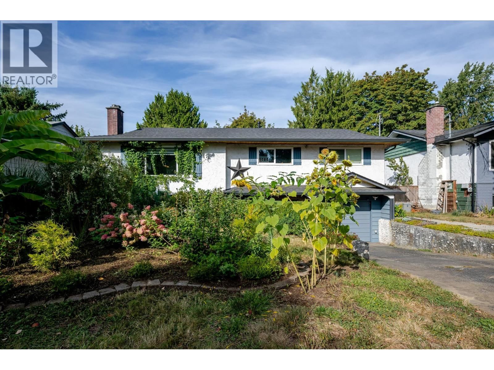 11673 MORRIS Street, Maple Ridge, British Columbia V2X 5C5