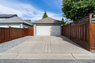 19029 68B Avenue | Surrey British Columbia | Slide Image Thirty-nine