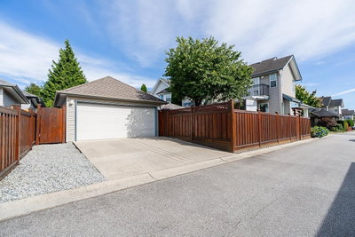 19029 68B Avenue | Surrey British Columbia | Slide Image Forty