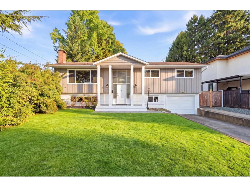 11781 84A Avenue Delta British Columbia, V4C 2T2 - 5 Bedrooms Home For Sale