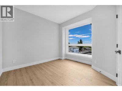 946 DANSEY Avenue | Coquitlam British Columbia | Slide Image Thirty