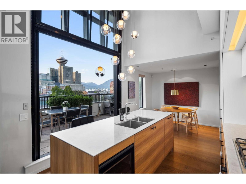 531 BEATTY Street Vancouver British Columbia, V6B 0C5 - 1 Bedroom Condo For Sale