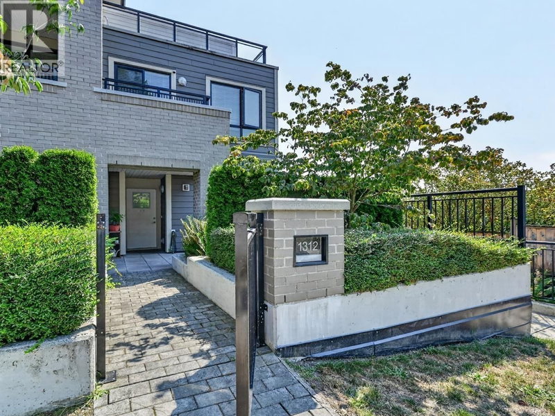 1312 FIFTH Avenue New Westminster British Columbia, V3M 0K5 - 3 Bedrooms Condo For Sale