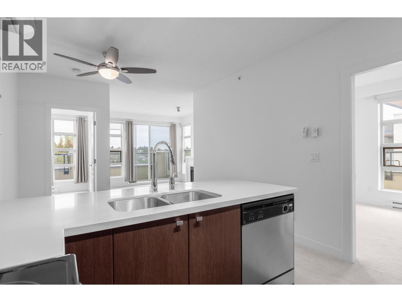 4550 FRASER Street, Vancouver, British Columbia V5V 4G8
