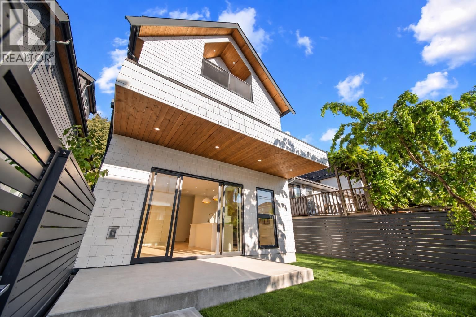 5407 WALES Street, Vancouver, British Columbia V5R 3M9