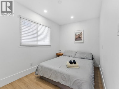 310 16TH Avenue | Vancouver British Columbia | Slide Image Nineteen